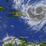 Más de 20 vuelos cancelados en Puerto Rico por el poderoso huracán Erin
